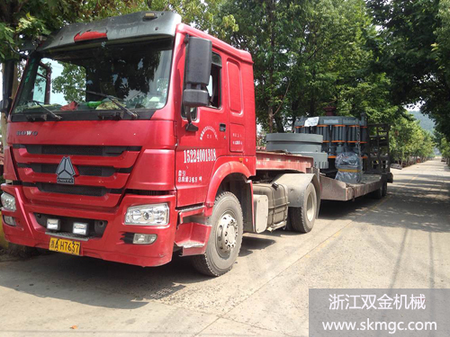 浙江雙金機(jī)械圓錐破碎機(jī)