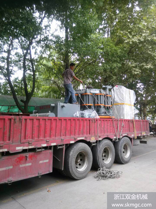 雙金機(jī)械圓錐式破碎機(jī)