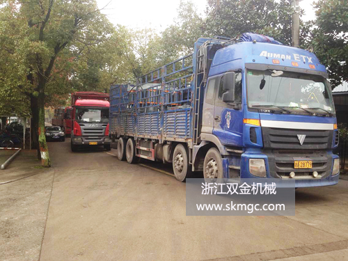 浙江雙金機(jī)械圓錐破碎機(jī)