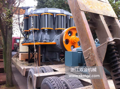 浙江雙金機(jī)械圓錐破碎機(jī)
