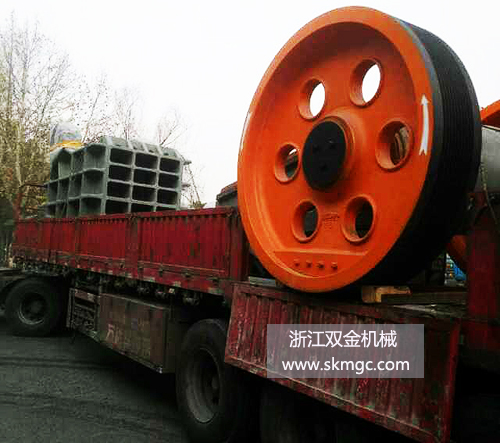 浙江雙金機(jī)械顎式破碎機(jī)